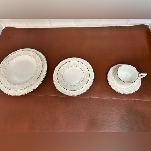 Waterford Dinnerware Set